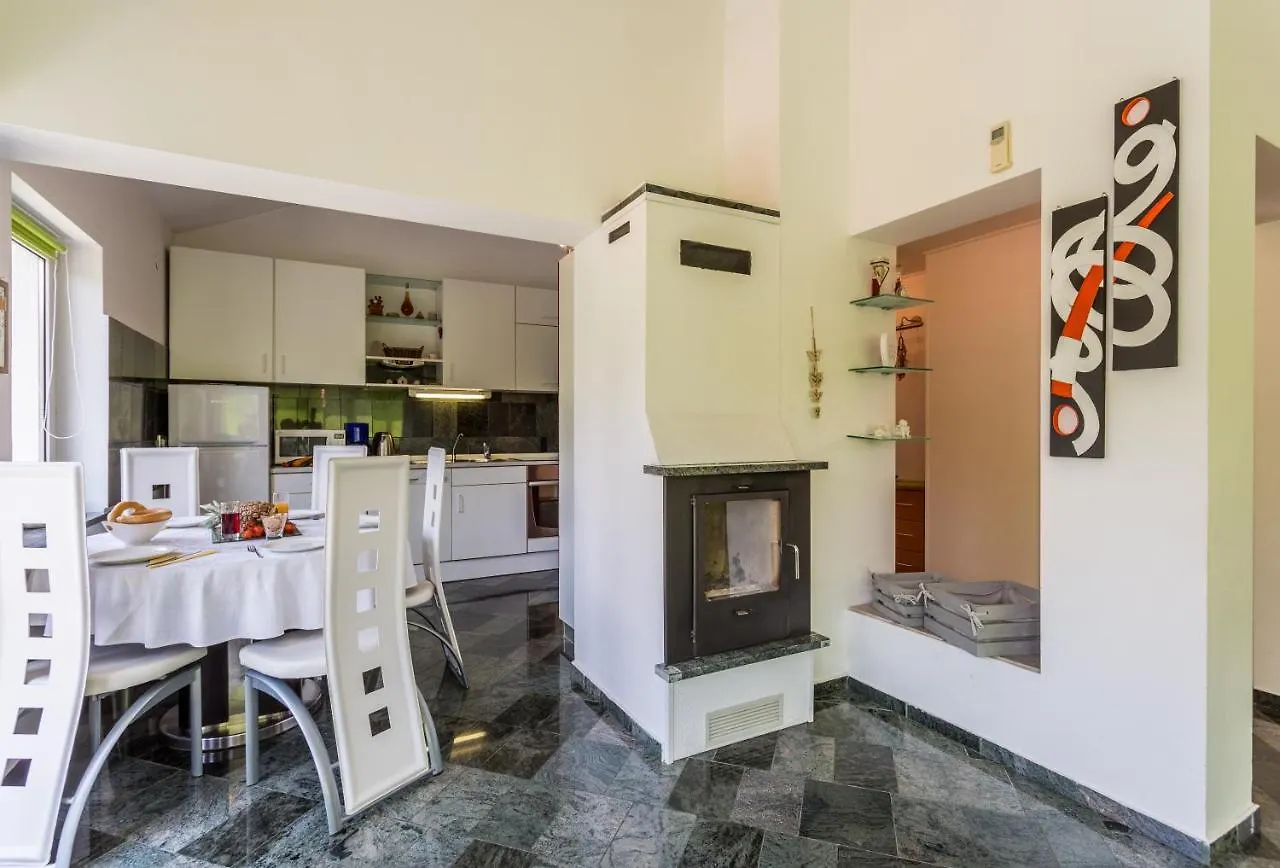 Molnar Resort Apartment Ljiljana Brzac