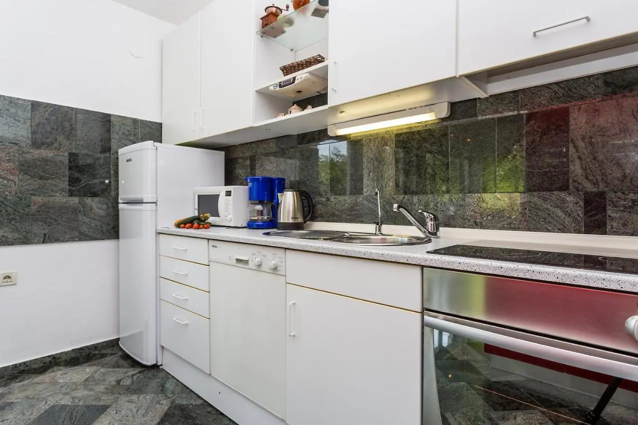 Molnar Resort Apartment Ljiljana Brzac 0*,  Κροατία