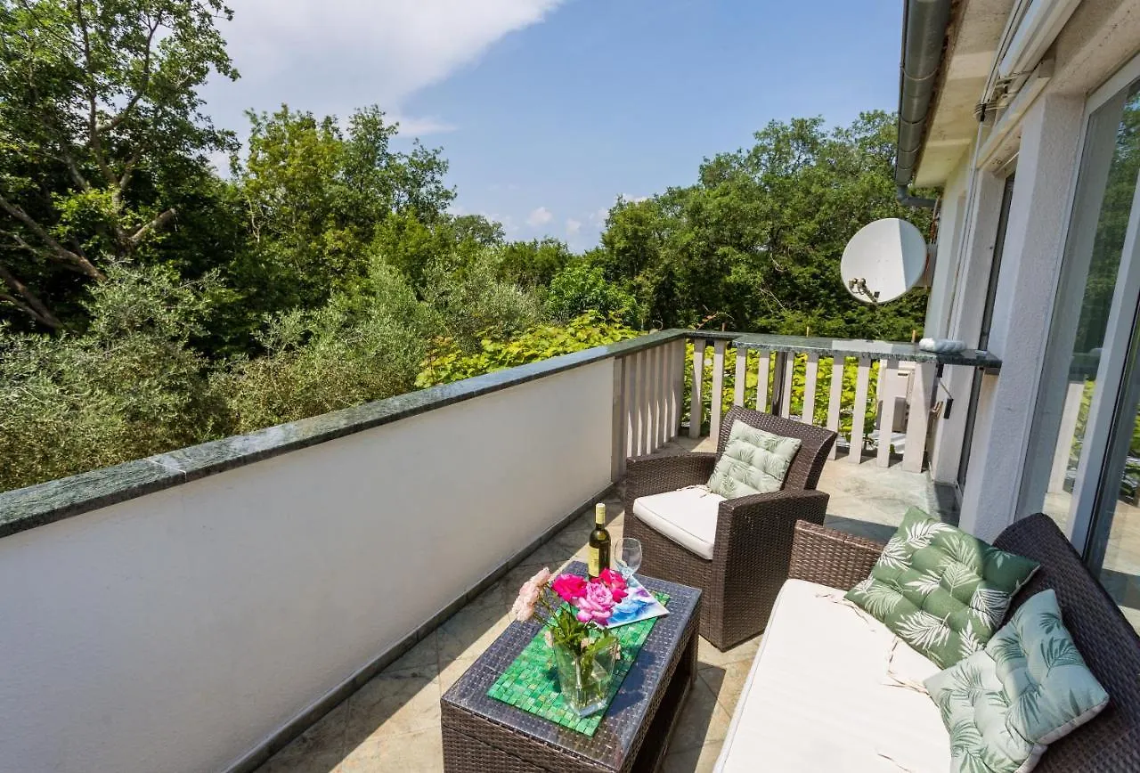 Molnar Resort Apartment Ljiljana Brzac Kroatien
