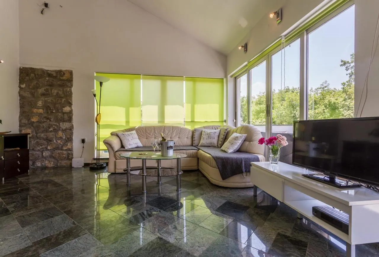 Molnar Resort Apartment Ljiljana Brzac