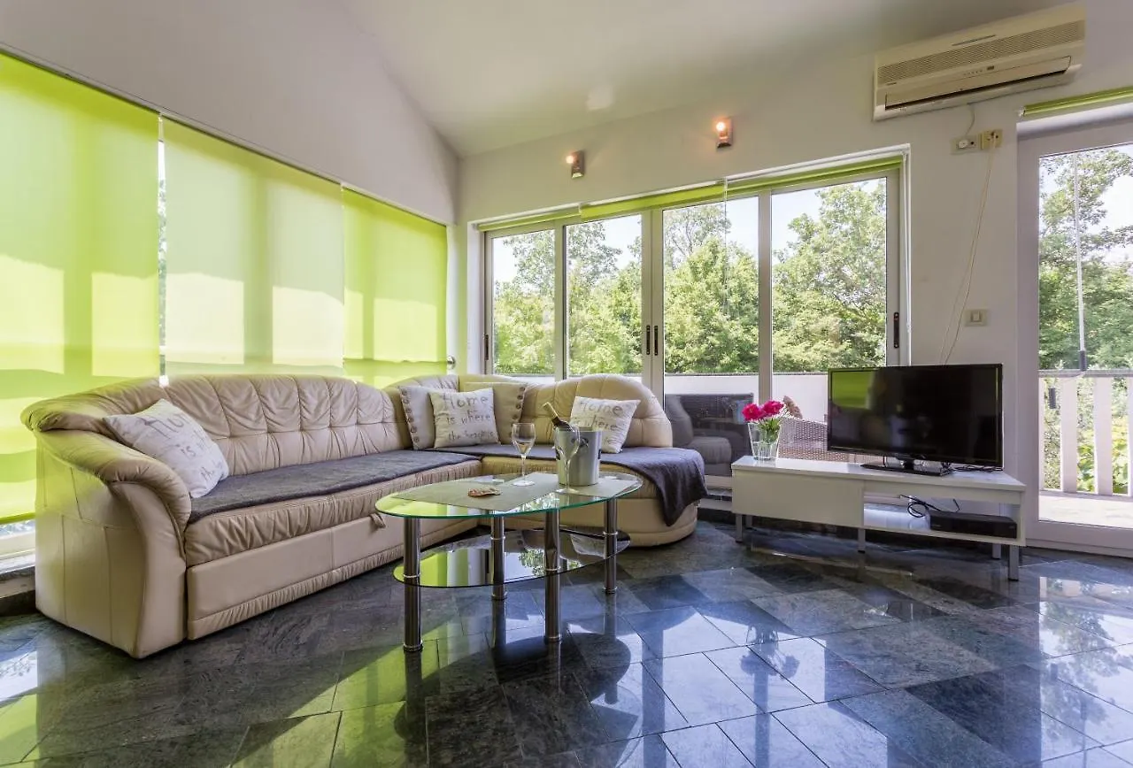 Molnar Resort Apartment Ljiljana Brzac