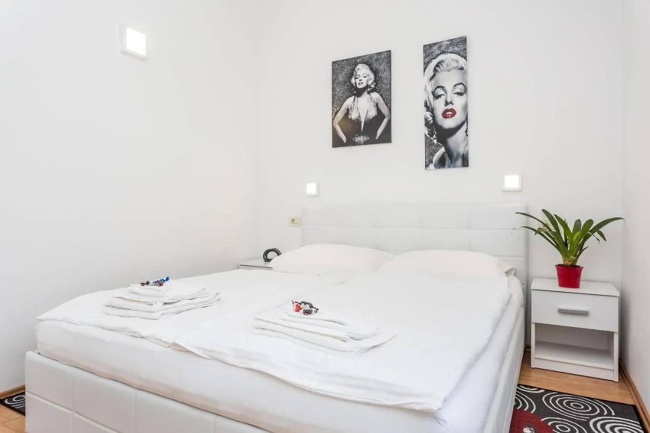 Molnar Resort Apartment Ljiljana Brzac