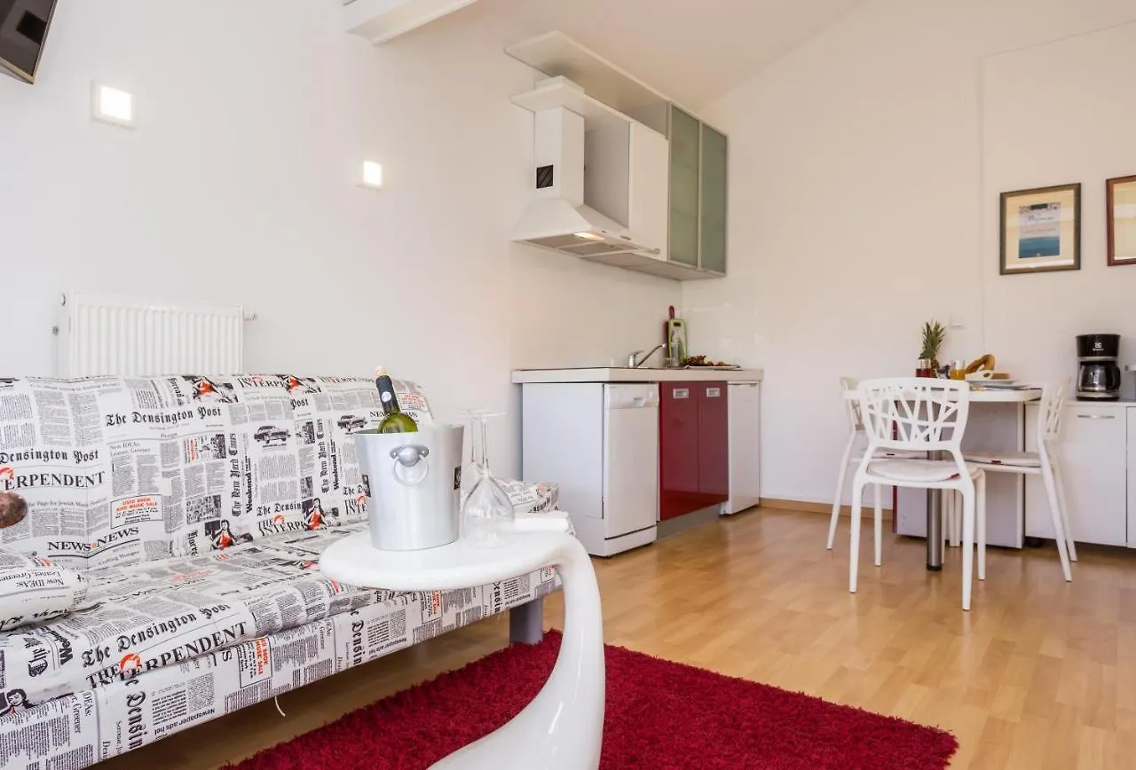 Molnar Resort Apartment Ljiljana Brzac 0*,  Kroatien